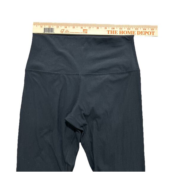 Lululemon Women’s Size 8 Black Align Ribbed High-Rise Pant 25" - Picture 3 of 9